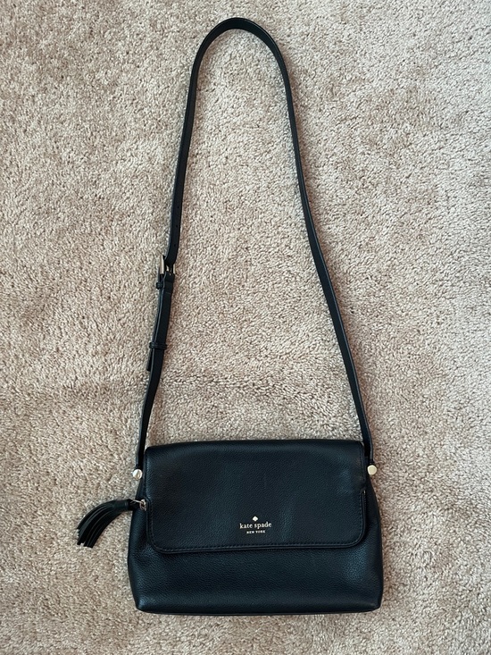 kate spade Handbags - Kate Spade Leather Crossbody